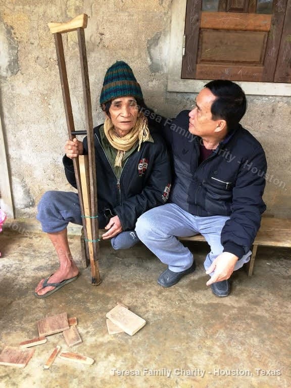 Hình ảnh phát gạo tại Vietnam 1