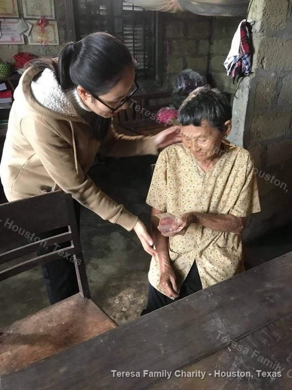 Hình ảnh phát gạo tại Vietnam 2