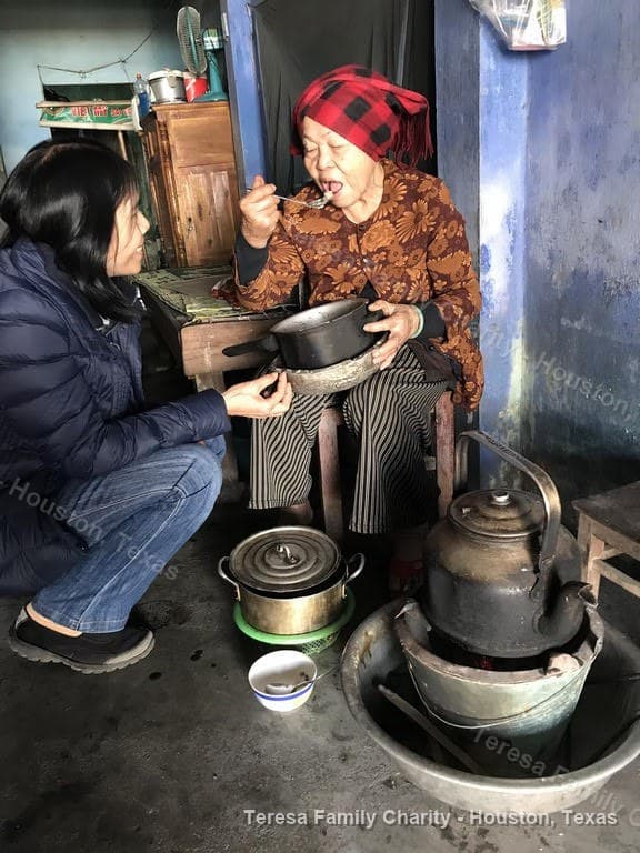 Hình ảnh phát gạo tại Vietnam 4