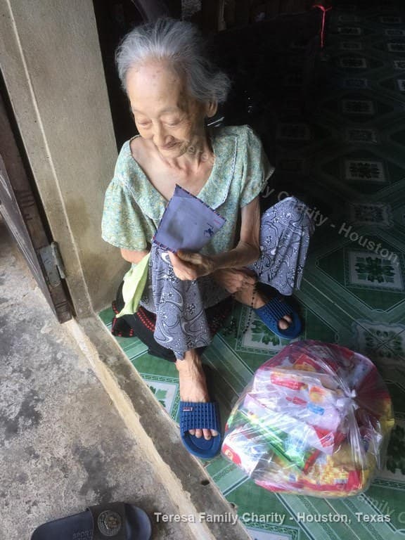 Hình ảnh phát gạo tại Vietnam 9