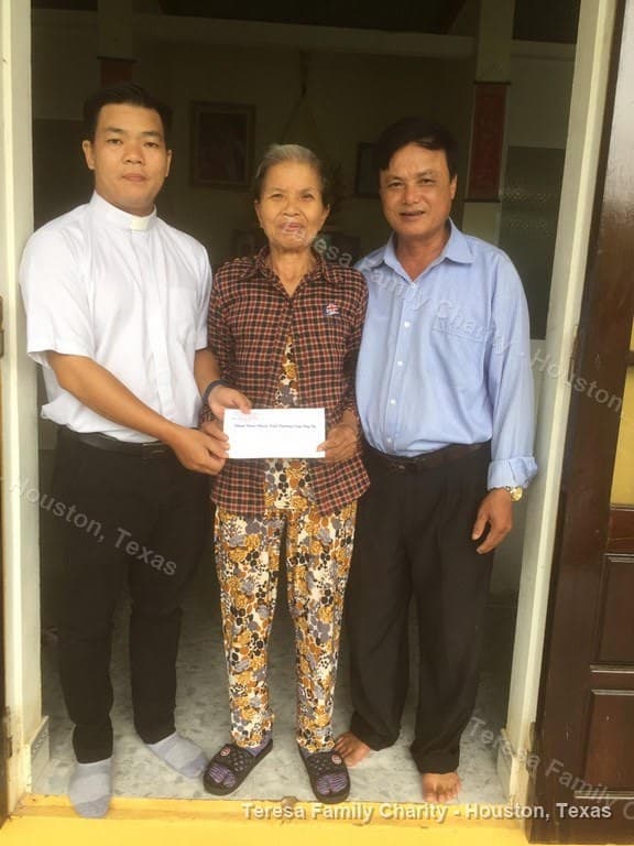 Hình ảnh phát gạo tại Vietnam 17