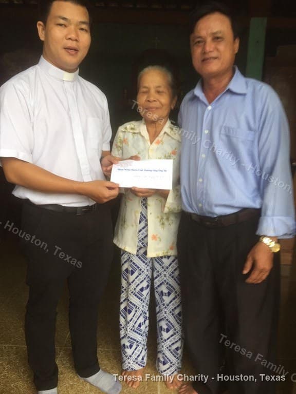 Hình ảnh phát gạo tại Vietnam 19