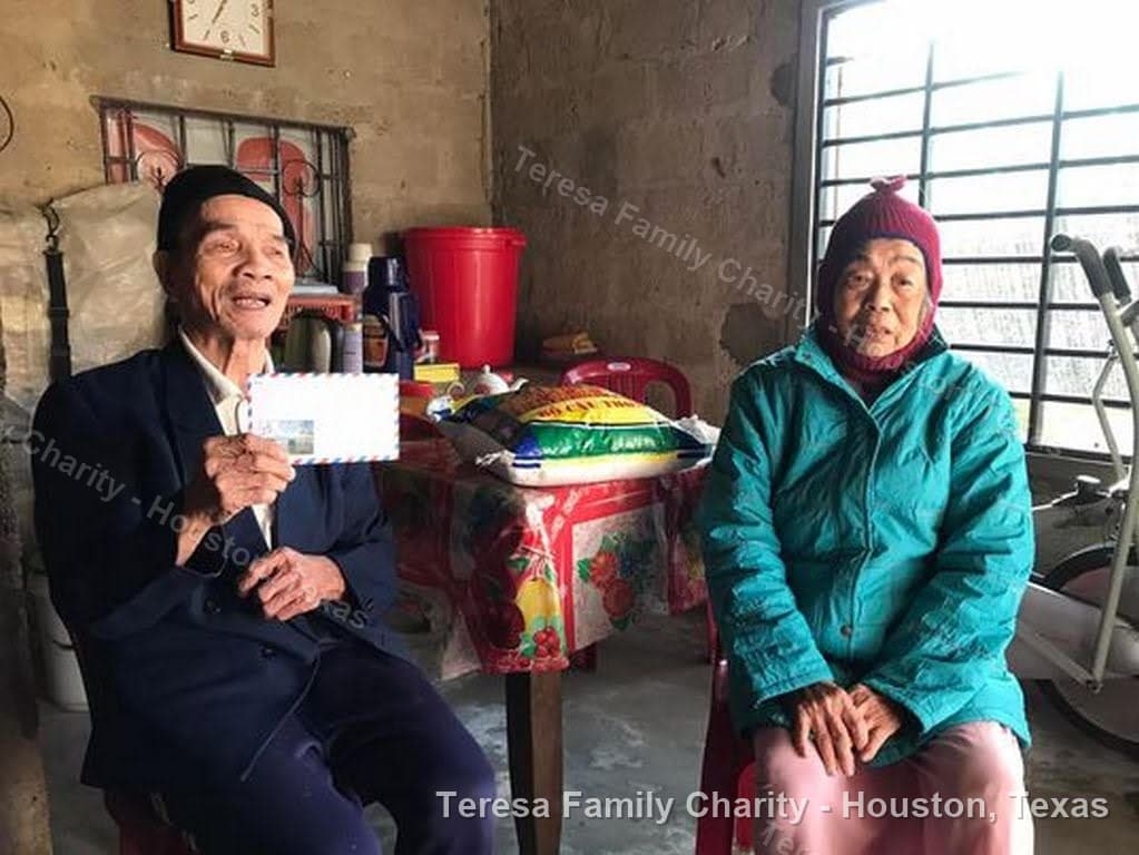Hình ảnh phát gạo tại Vietnam 22