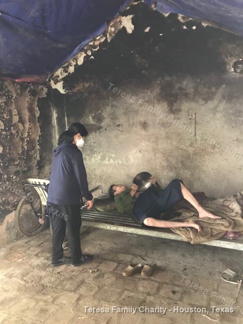 Hình ảnh phát gạo tại Vietnam