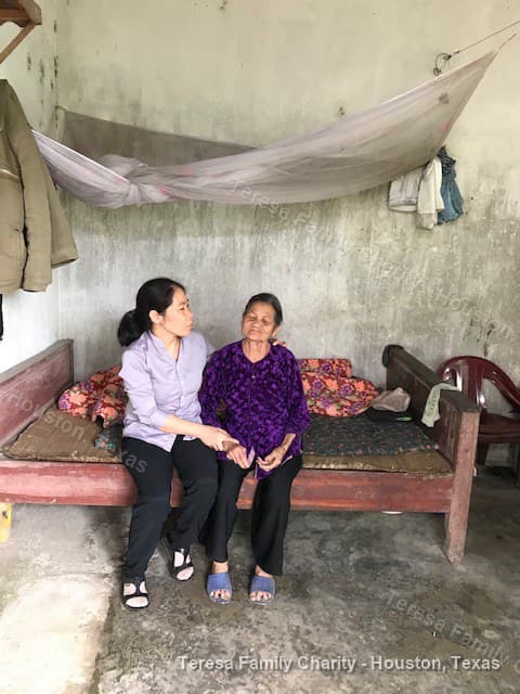 Hình ảnh phát gạo tại Vietnam 36