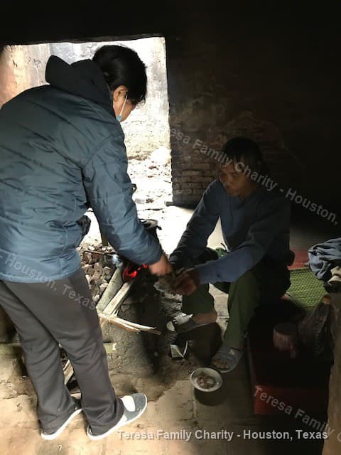 Hình ảnh phát gạo tại Vietnam 37