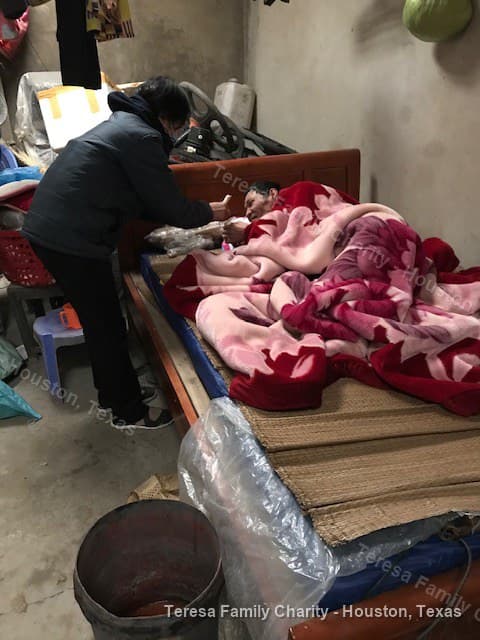 Hình ảnh phát gạo tại Vietnam 38